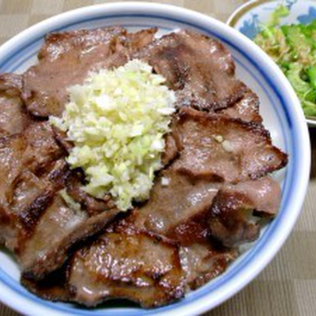 【仕切り直しの夏に】牛タンねぎ塩丼、ゴーヤとミョウガの柚胡椒風味