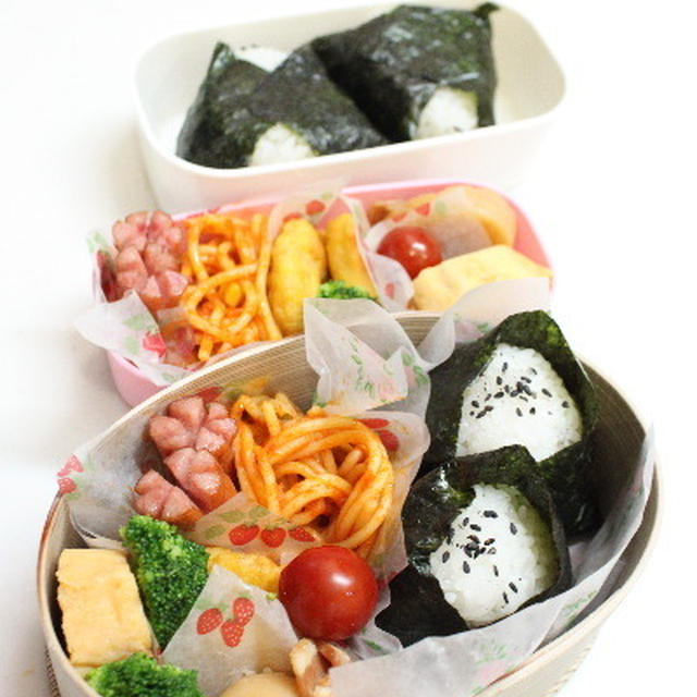 娘の　おにぎり弁当