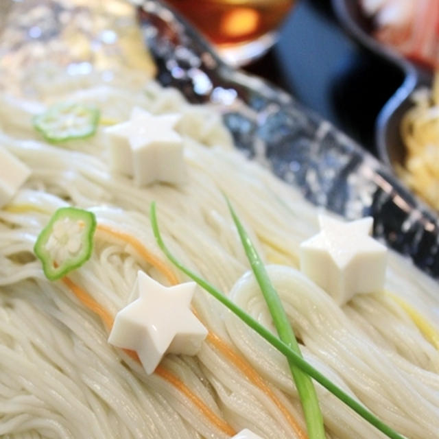 今年の七夕素麺は、新潟の布海苔入りのお素麺を食べました。