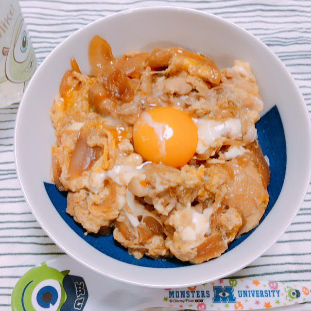 親子丼とカップケーキ