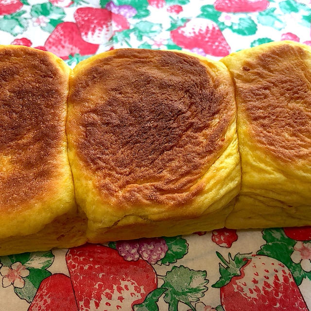ママと子どもの食育レシピ公開！！「秋を楽しむ♪フライパンと牛乳パックで作れるかぼちゃ食パン」