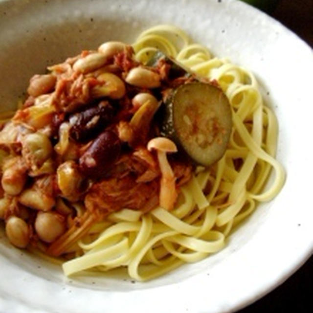 ツナとお豆のトマトソースパスタ