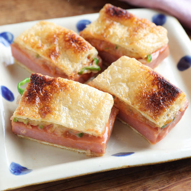 サクッとジューシー！ピザ風 油揚げスパムサンド