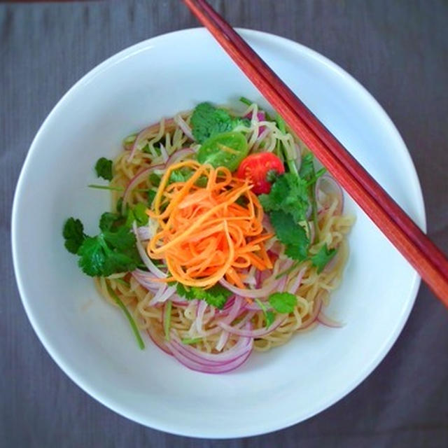 おせちに飽きたら♪エスニック和え麺☆