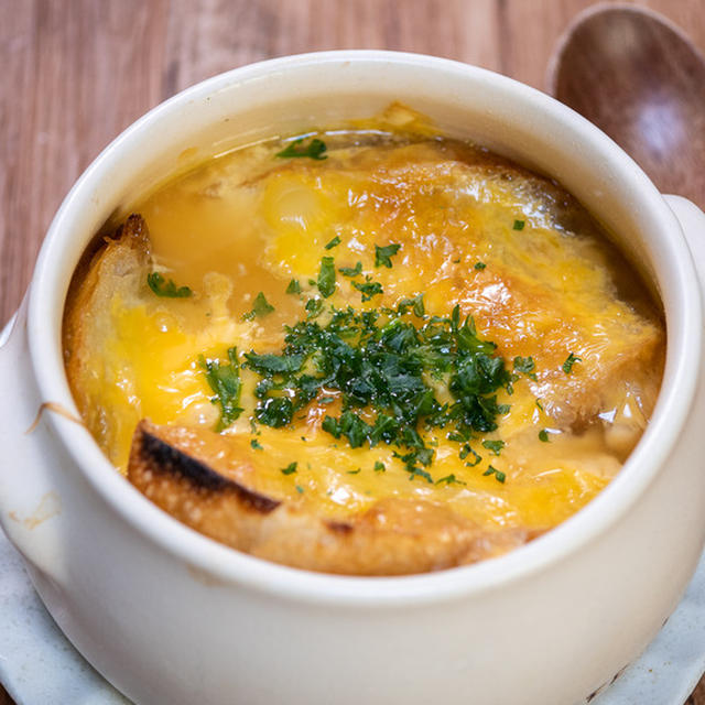 熱々を食べよう「オニオンチーズグラタンスープ」&「おにぎりの懐かしい写真見つける」