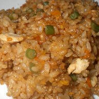 デミグラソースの素を使って”炊き込みチキンライス”