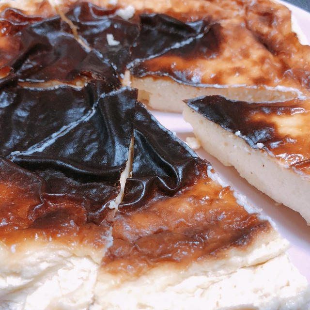 【低糖質】おからパウダー使用のバスク風チーズケーキ【簡単】