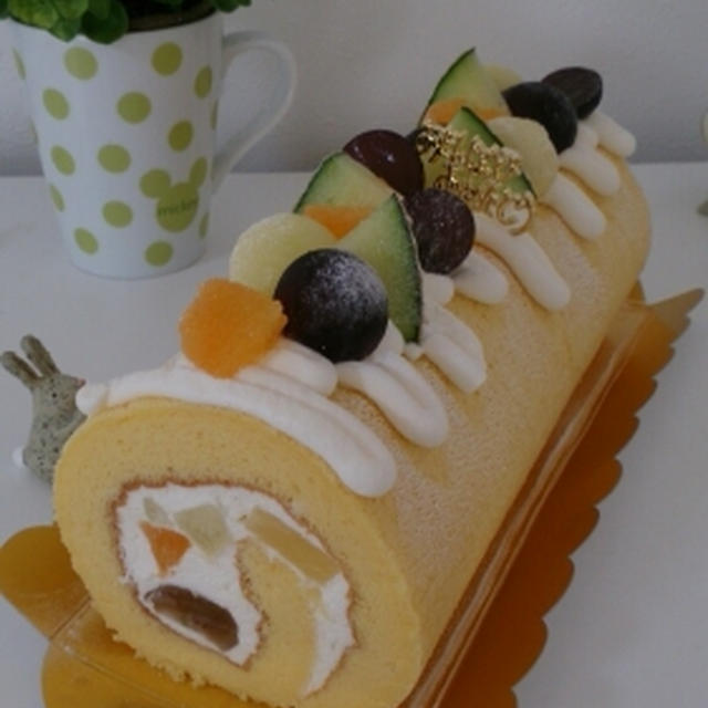 お誕生日ロールケーキと、それから・・・！
