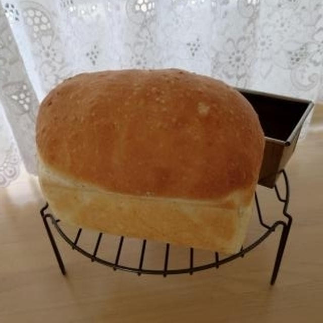 塩麴白ごま食パン♪