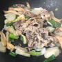 牛肉と里芋とキノコと鳥取ねぎの炒め物
