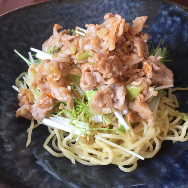 豚バラ和え麺