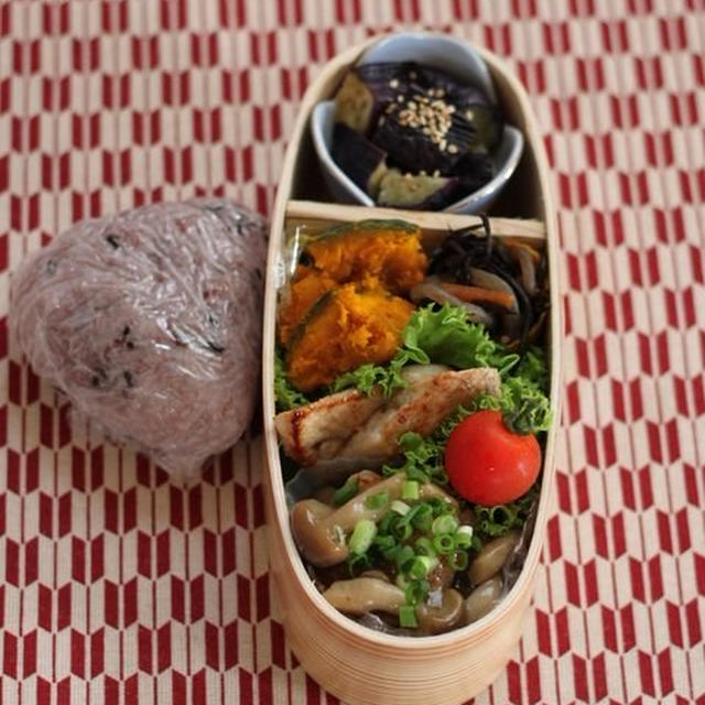 ひとり残り物弁当　☆　　豆腐ﾊﾝﾊﾞｰｸﾞきのこあんかけ献立♪