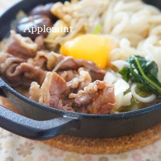 男子の好きな♪スキレットで肉だしがっつりすき焼き肉うどん