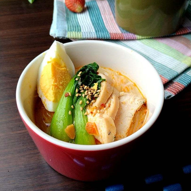 家で手軽に豚骨スープ☆ダシダで作る〜ヘルシーなとんこつラーメン風春雨スープ