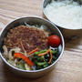 詰め込み弁当。