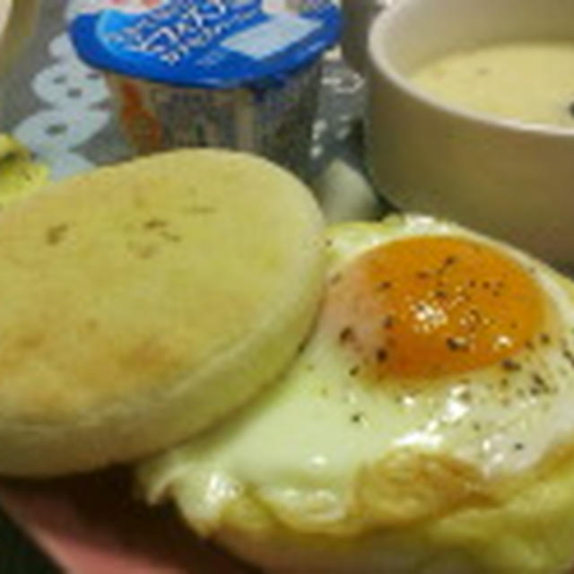 エッグマフィンで朝ごはん