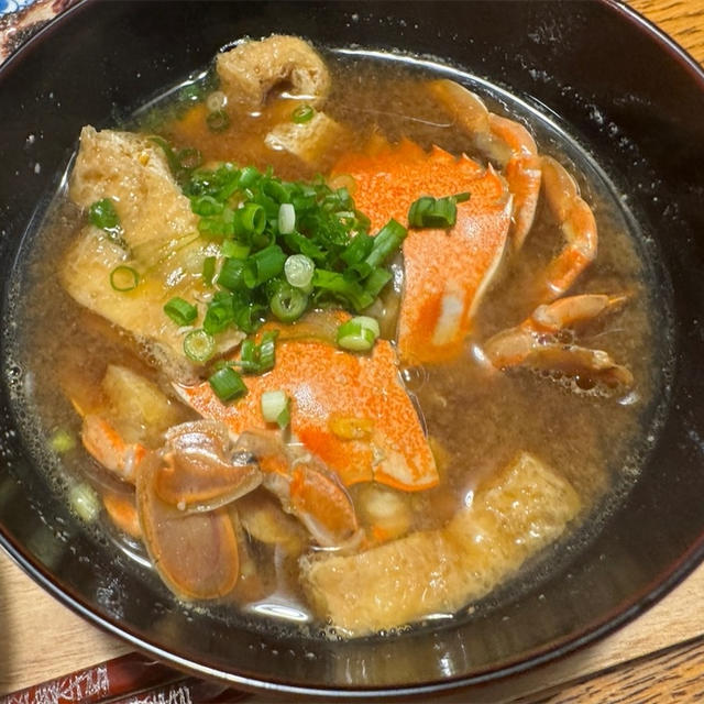 【初めてシリーズ第46弾　丸ガニの味噌汁】