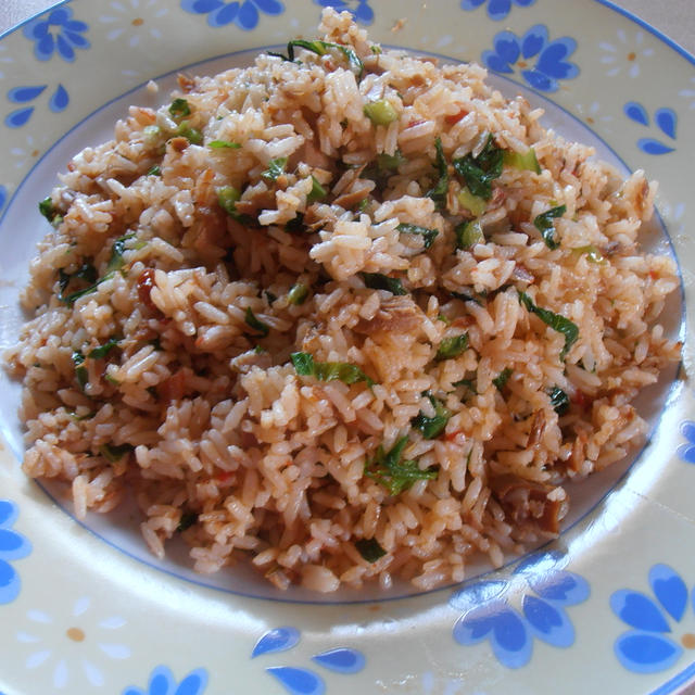 パッパッとお一人様ランチ　サンドライツナとレタスのスパイシー炒飯