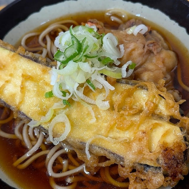立ち蕎麦行脚「六文そば人形町店のいかげそそば」