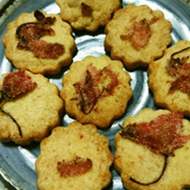 桜の塩漬けの米粉クッキー