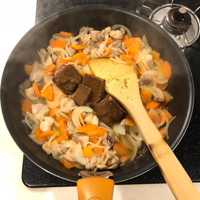 ランチです「はる兄とデミグラオムライス」