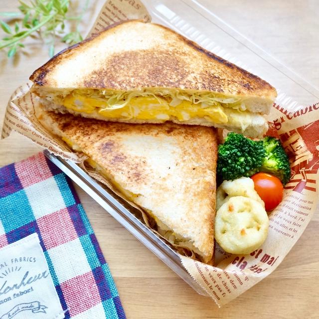 ホットサンドメーカー不要！卵とたっぷりキャベツのホットサンド✻フライパン✻食パンアレンジ