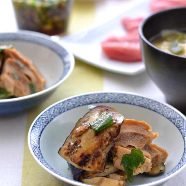 冷やしてどうぞ-焼きなすと車麩の大葉にんにく冷浸し。4日前の晩ご飯(ﾟдﾟ)、、、