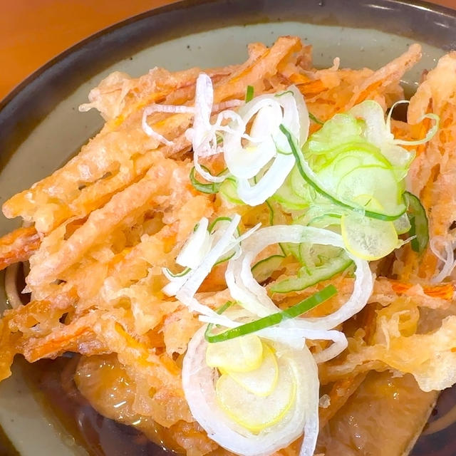 立ち蕎麦行脚「鈴しげのにんじん天そば」