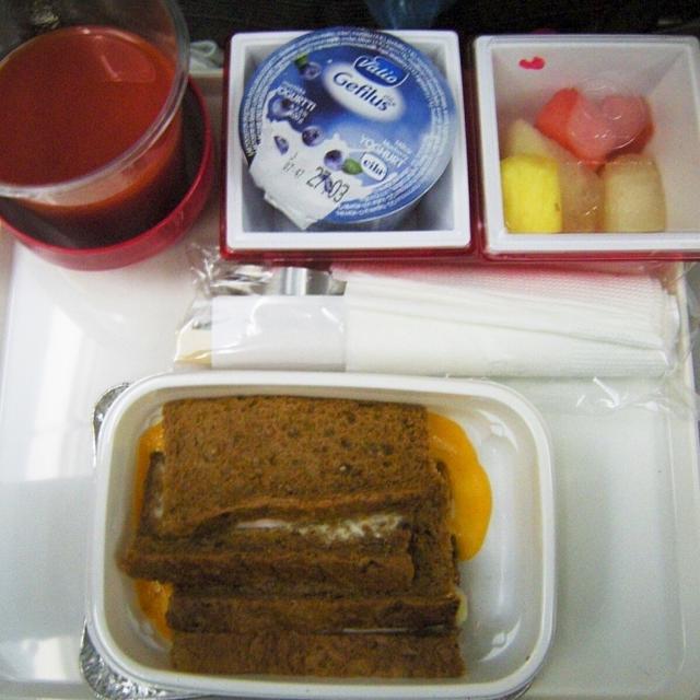 3月10日の朝ごはんは、機内食&帰国しました！