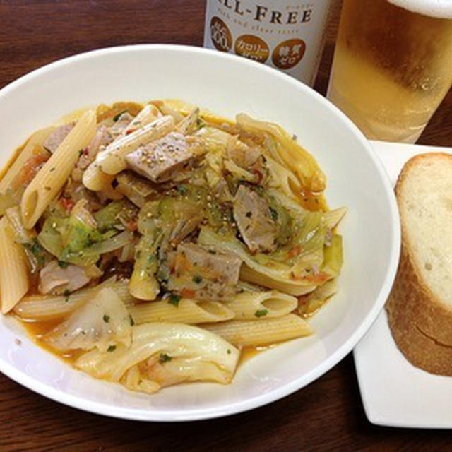 休肝日に「マグロとキャベツのトマト煮込み ペンネ入り」