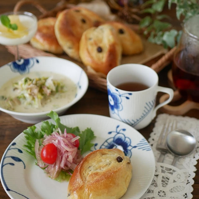 レーズンパンと白菜ときのこのクリームスープ