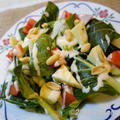【レシピ】 七味ヨーグルトドレッシングの減塩サラダ シャキシャキ小松菜を堪能できる旬のサラダ