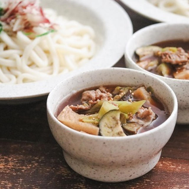 おかわりが止まらない♡ごま油香る！具だくさん♡豚肉となすのつけうどん♡