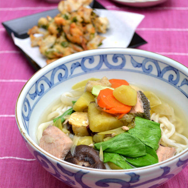 白だし八宝おかずスープうどん。塩鮪と里芋のかき揚げ。の晩ご飯。