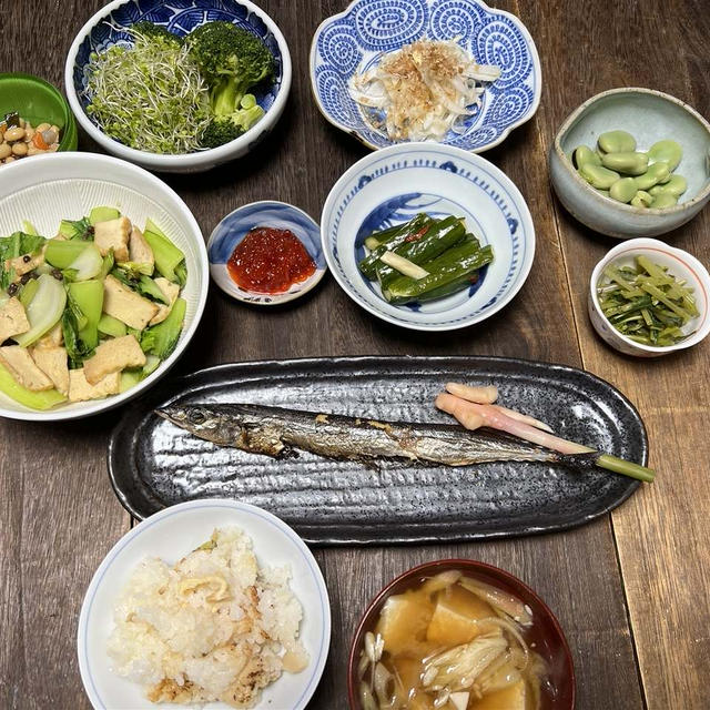 秋刀魚丸干し・筍御飯豆腐茗荷味噌汁胡瓜漬・昆布豆・蚕豆青梗菜厚揚げ煮浸し筋子ブロッコリーブロッコ