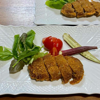 お肉屋さんのメンチカツ ！