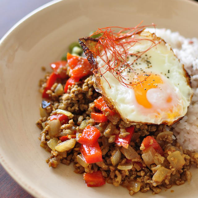 フライパンひとつ！15分で出来る【麻辣スパイスカレー】と昨日の晩ごはん