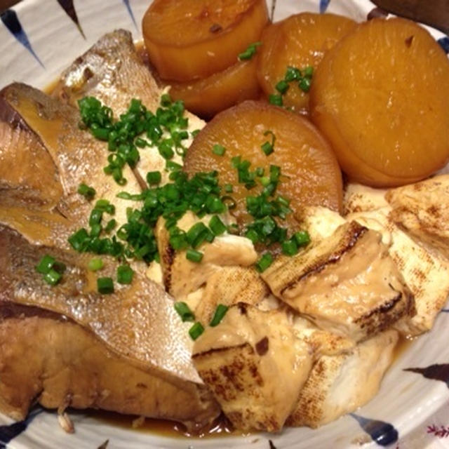 こっくりぶり大根 Simmered yellowtail witth Japanese whit