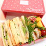 厚焼き玉子とハムレタスサンドのお弁当
