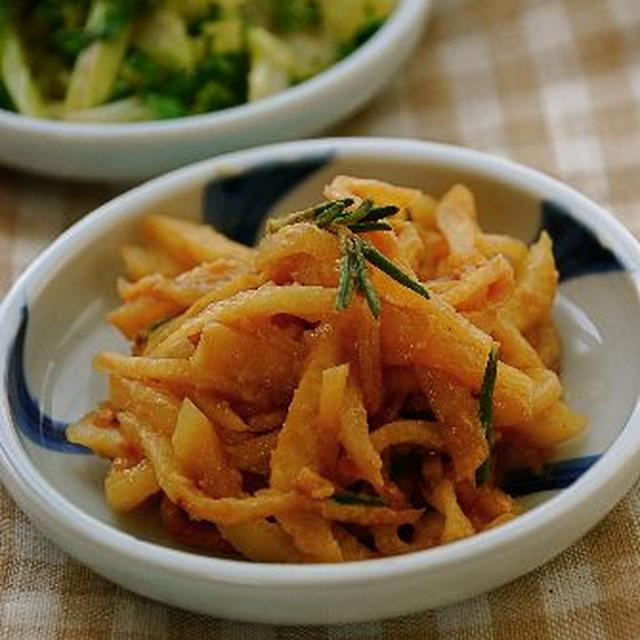 ローズマリー風味の大根味噌きんぴら
