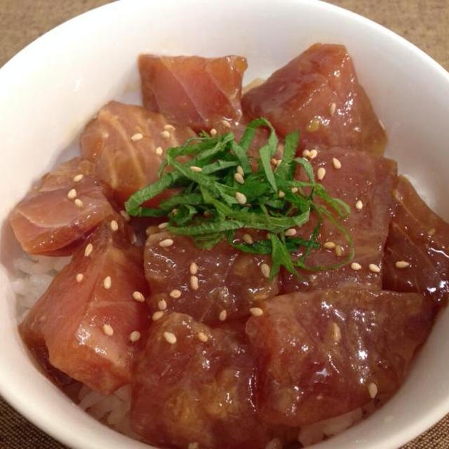 わさびが爽やかに香る！マグロの漬け丼