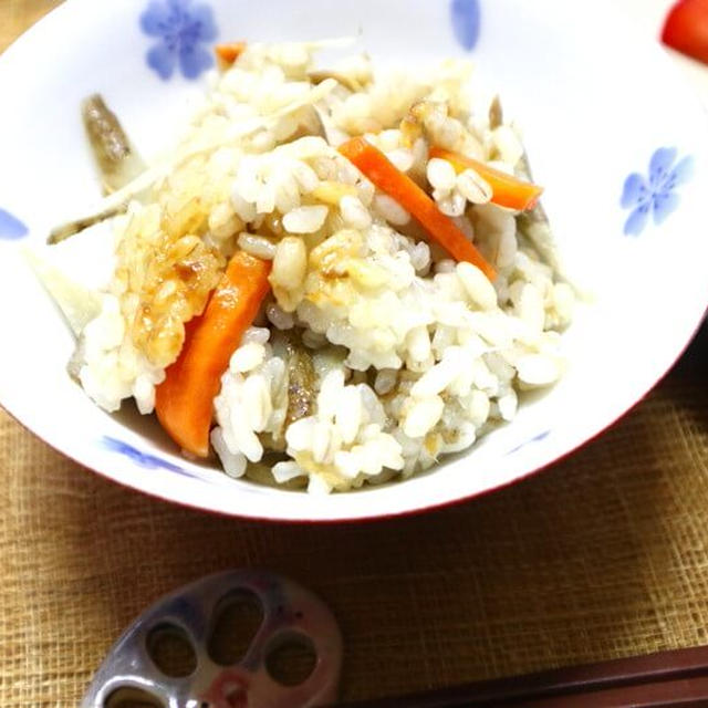 ツナとごぼうが香る！もち麦の炊き込みご飯レシピ