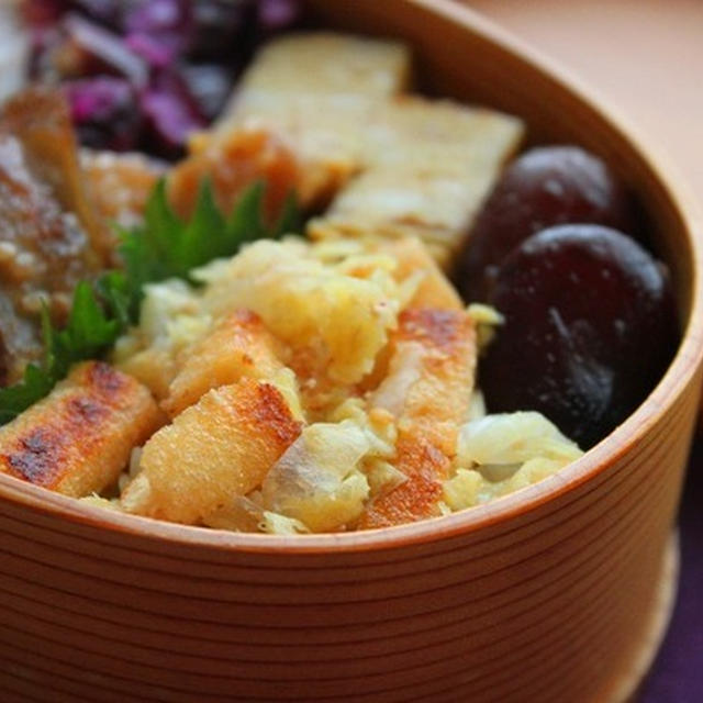 地味で滋味「油揚げと白菜のごま和え 柚子こしょう風味」のお弁当