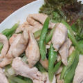 塩麹漬け鶏胸肉とセロリの炒め物