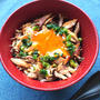 小ネギと卵黄のせ、サバみりん丼（あまった卵白のレシピもあり）