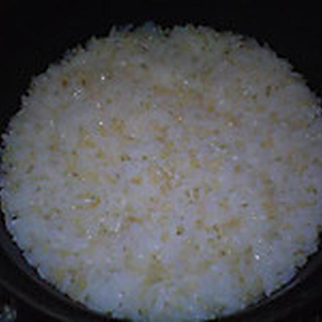 湯立てで白米（１０３１）。。。長野県　コシヒカリ　安曇野松川村産　特別栽培米　鈴虫の里・白米（あいざわ米店）と茨城県産うまかっぺコシヒカリ玄米・新米（あいざわ米店）