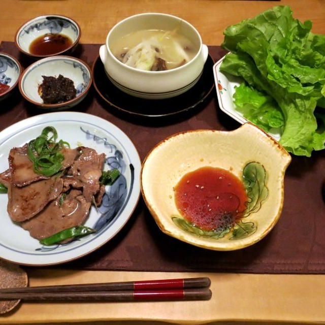 家庭菜園のサンチュで焼肉の晩ご飯　と　我が家のバラの花♪