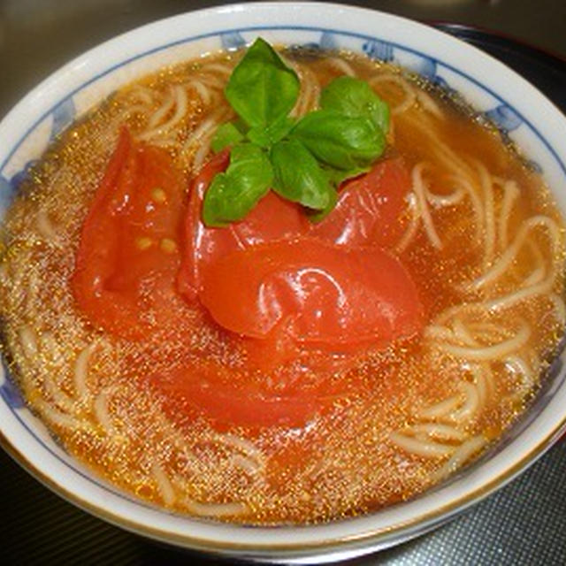 冷たいスープでもいける～「ひる麺」トマトラーメン