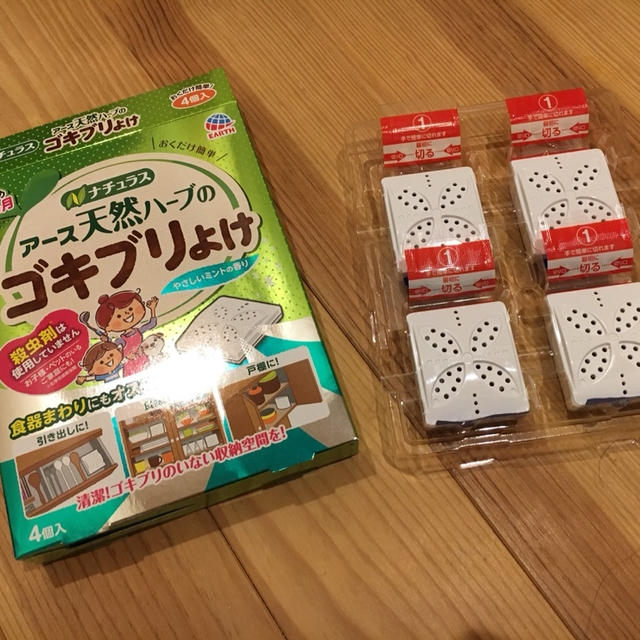 アース製薬「ナチュラス 天然ハーブのゴキブリよけ 4個入」