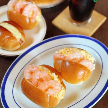 朝から幸せ♡ぷりぷり海老がたまらない♪シンプルだけど、ごちそう気分！『エビたまサンド』レシピ